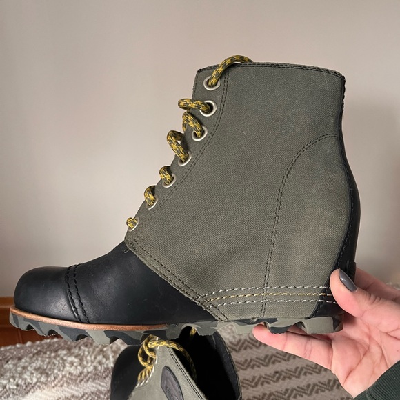 Sorel Pdx wedge boots size 7.5 women’s - Picture 3 of 9